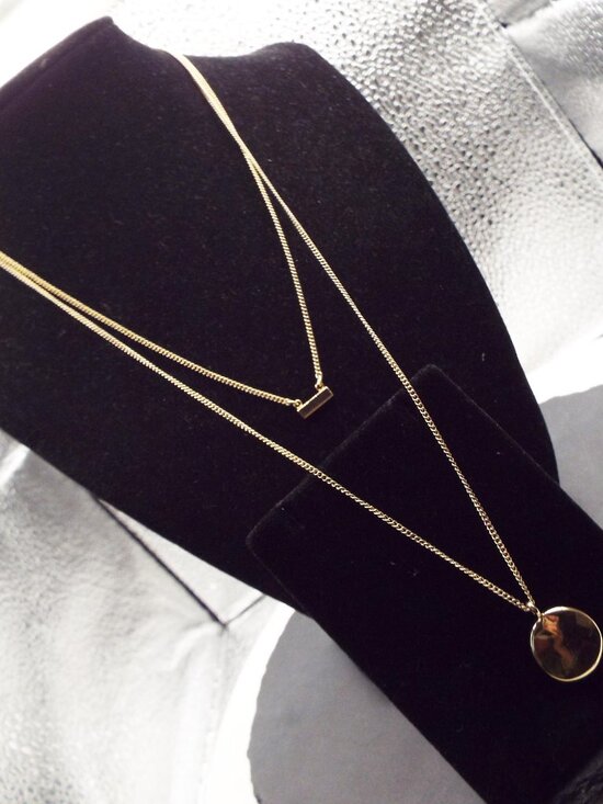 J. CREW SIMPLE SOPHISTICATED DOUBLE CHAIN GOLDEN DISK AND GOLDEN BAR NECKLACE 36 - Picture 3 of 7